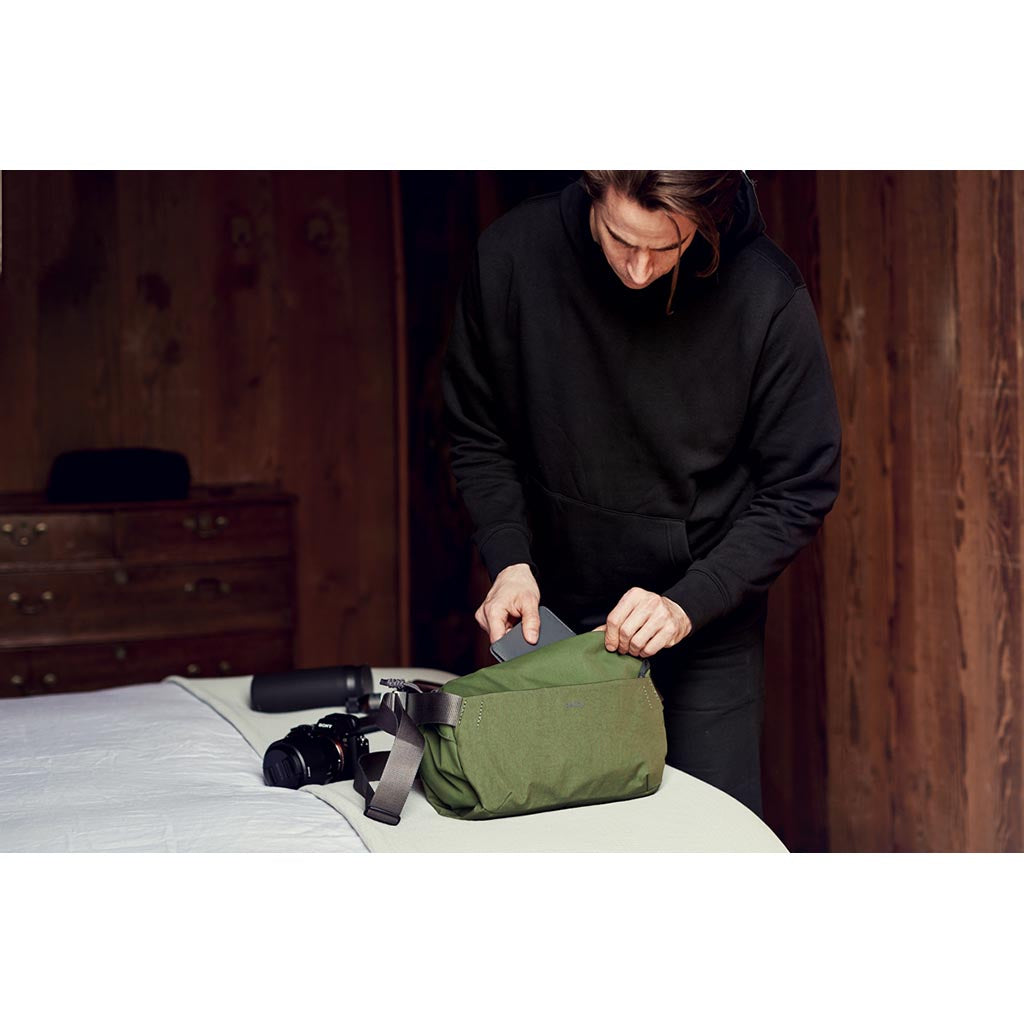 Venture Sling 9L Bellroy BSVA-BLK-228 Sling Bags 9L / Midnight