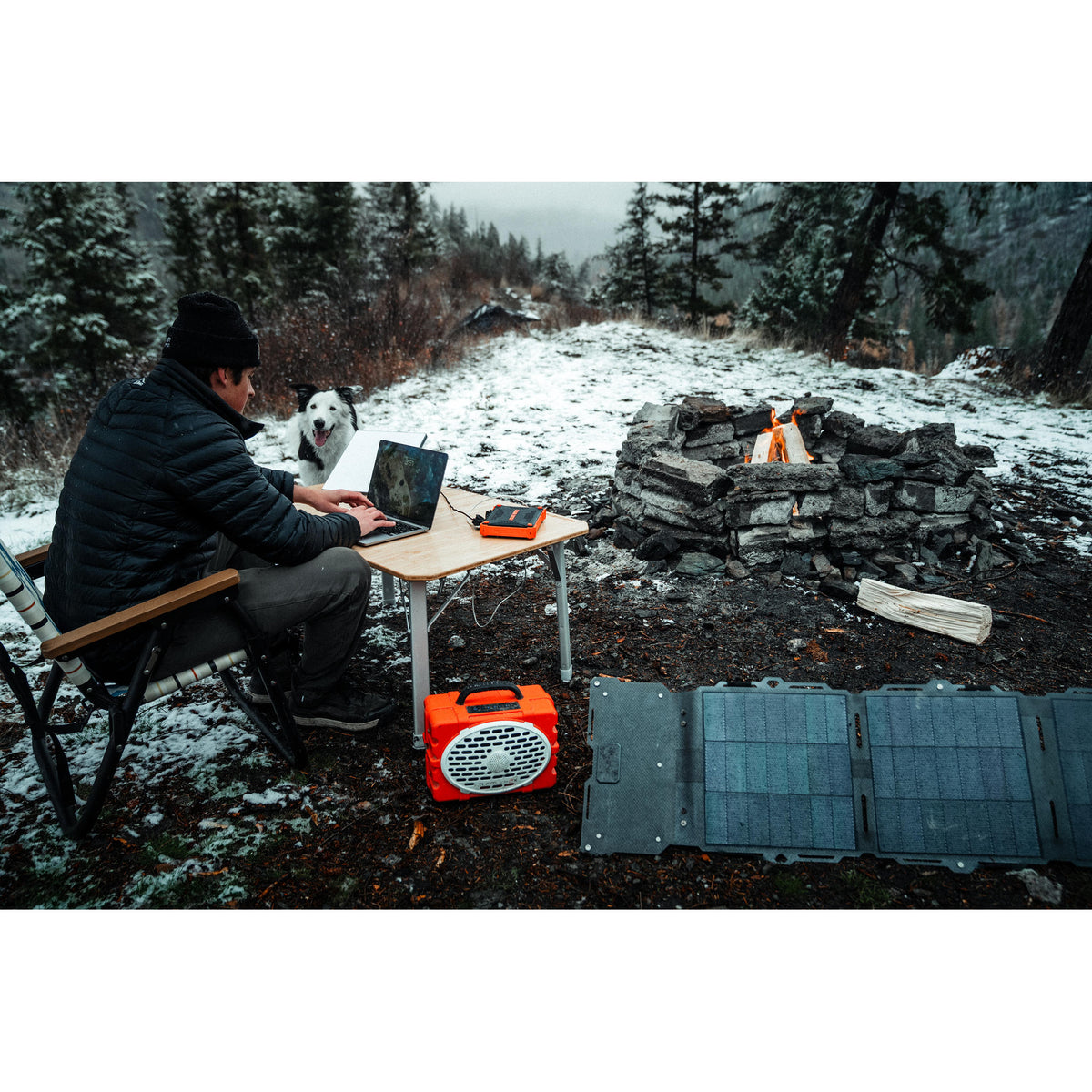 Poseidon XL Indestructible Charger Dark Energy PXL100BKHV Power Banks One Size / Black/Orange
