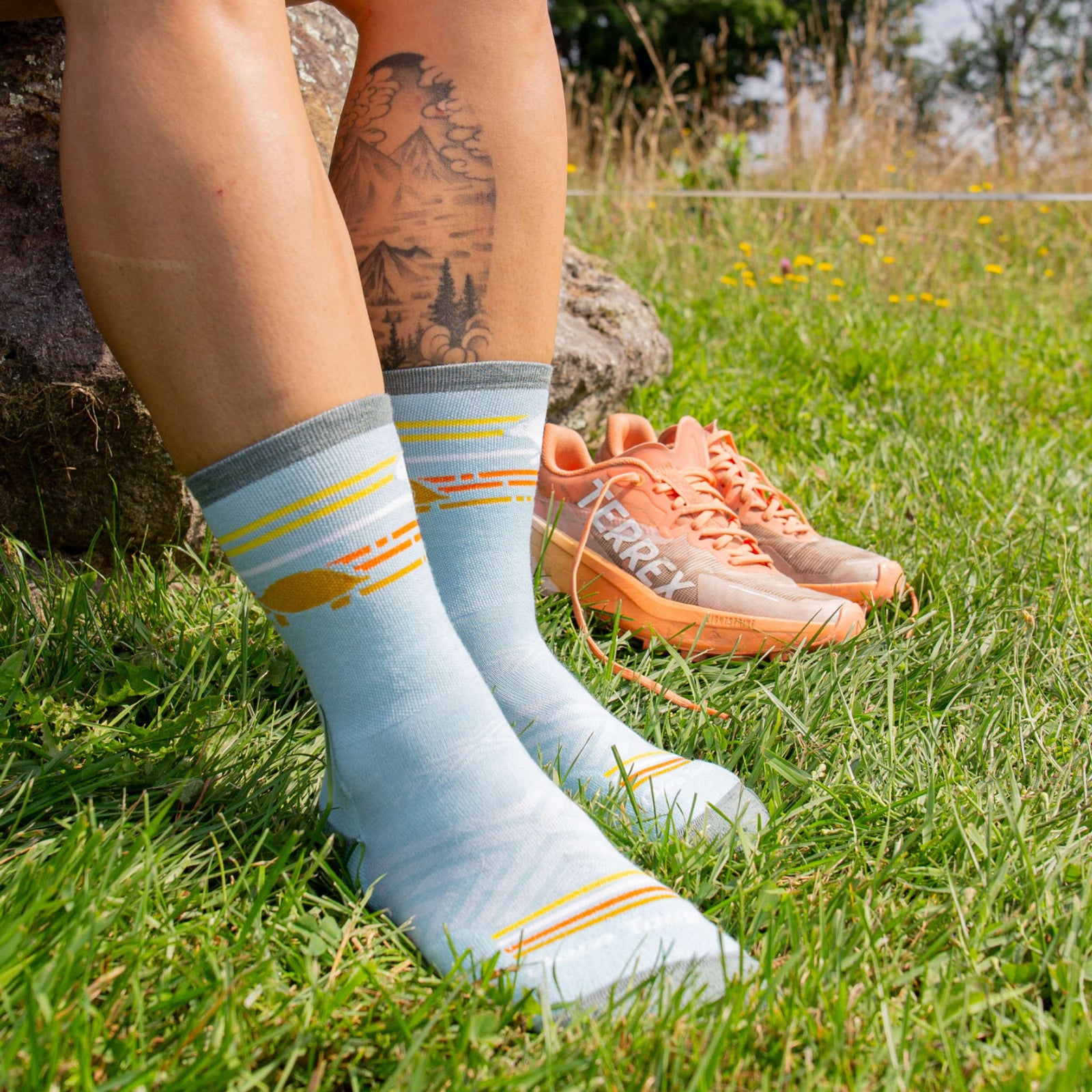 Pacer Micro Crew Ultra-Lightweight | Cushion | Women's Darn Tough Women's Socks
