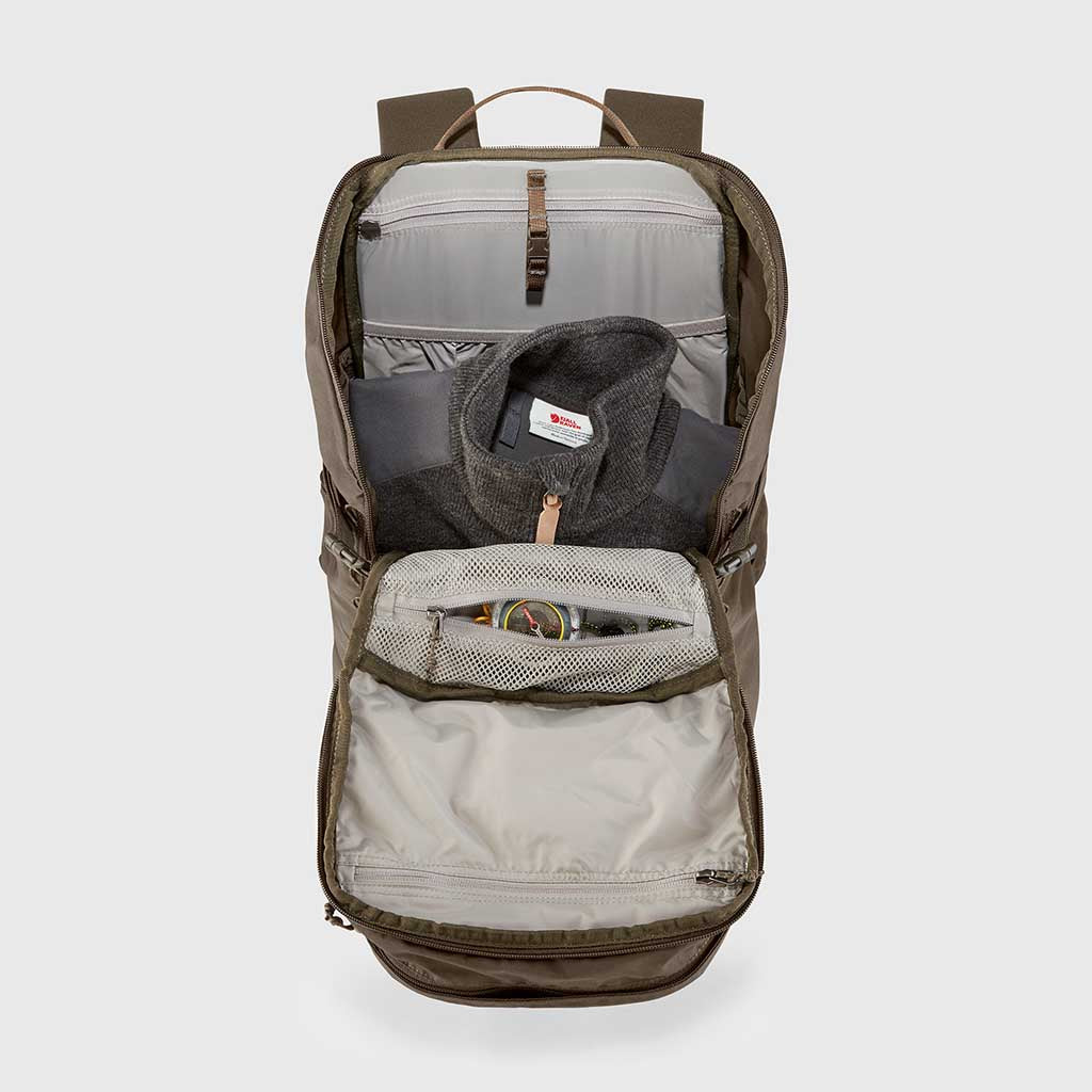 Singi 28 Fjällräven F23320-633 Backpacks 28L / Dark Olive