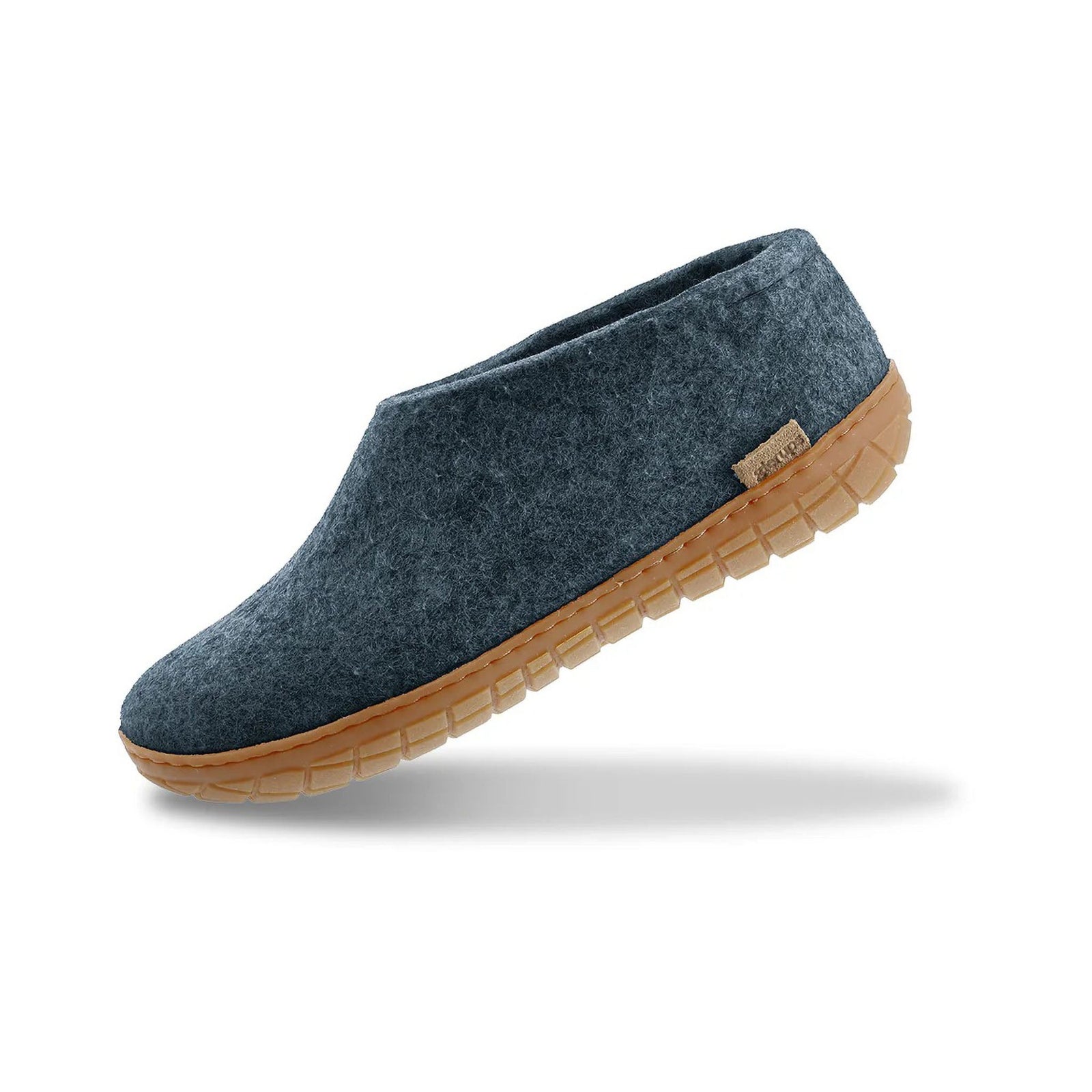 Chaussure avec semelle en caoutchouc naturel