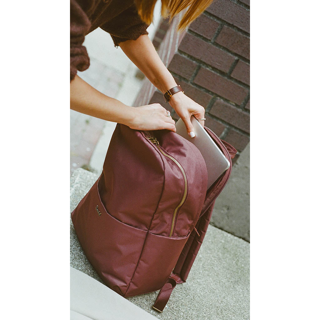 Beatrix Backpack Herschel Supply Co. 11446-07041-OS Backpacks 20L / Bitter Chocolate