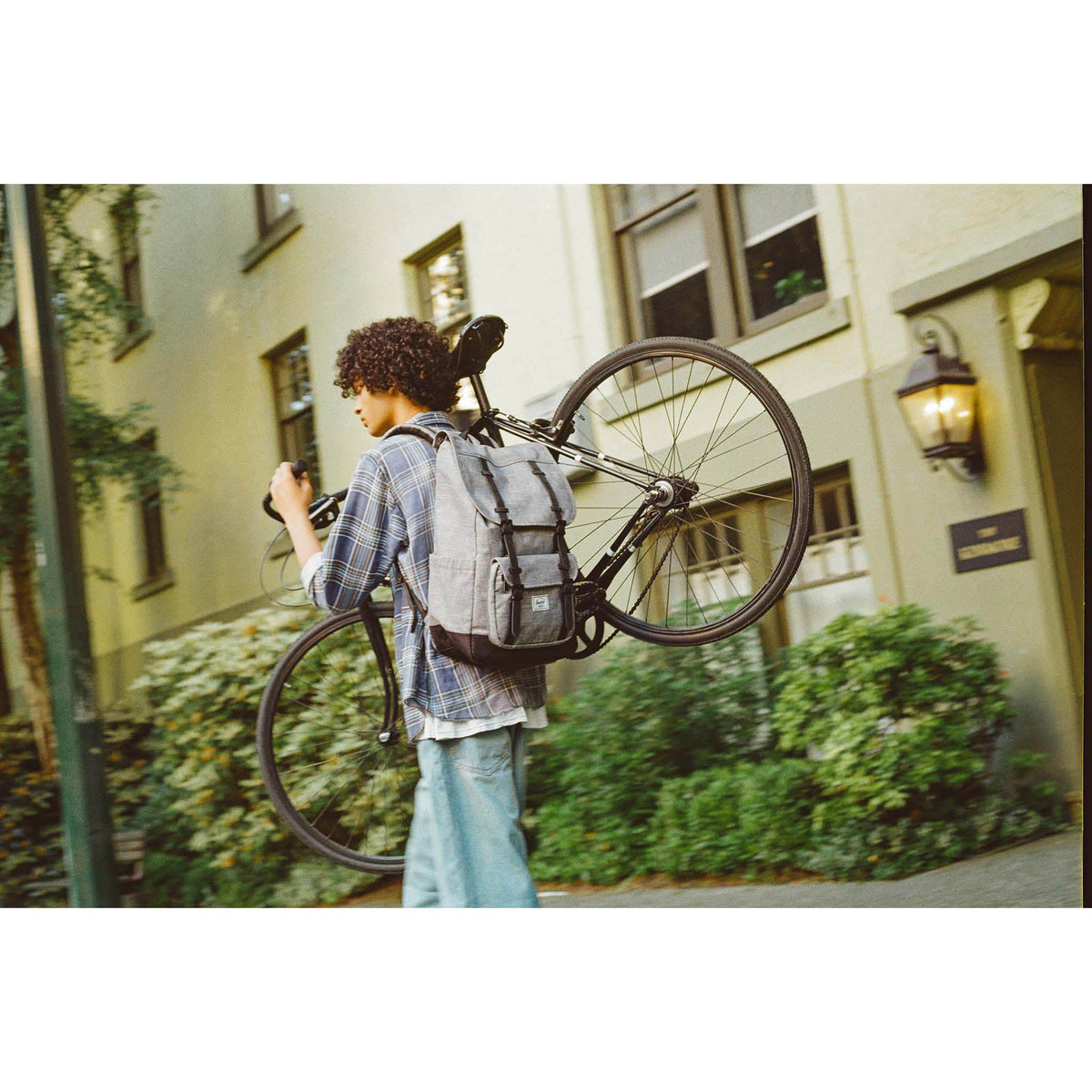 Herschel Little America Backpack Herschel Supply Co. 11390-07391-OS Backpacks 30L / Black Diamond/Black