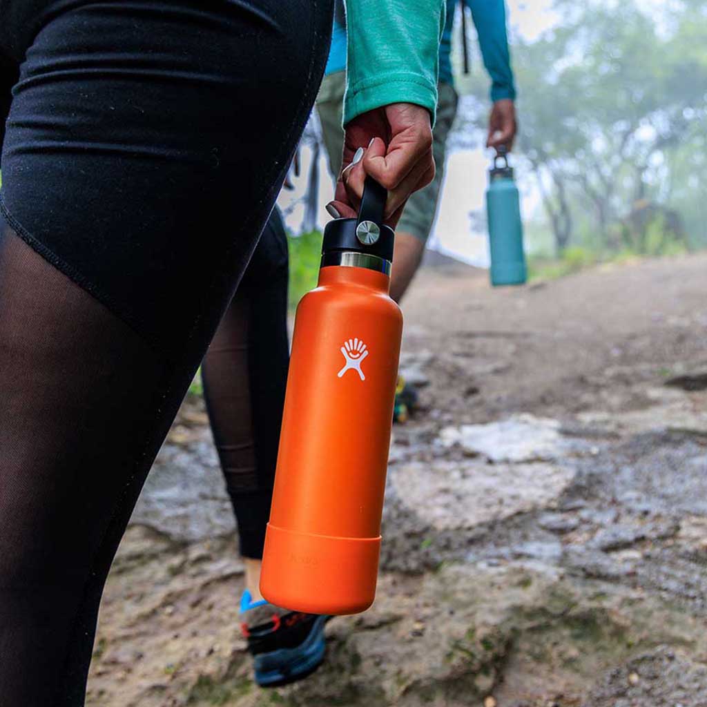 21 oz Standard Mouth Hydro Flask S21SX110 Water Bottles 21 oz / White