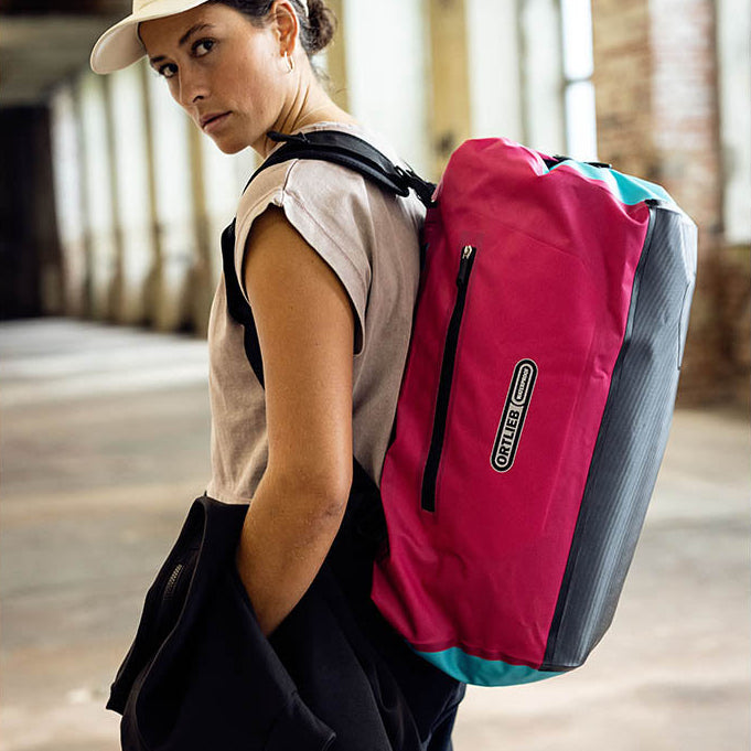 Duffle Lite 40L ORTLIEB OK1479 Duffle Bags 40L / Cyber Pink/Cyber Blue