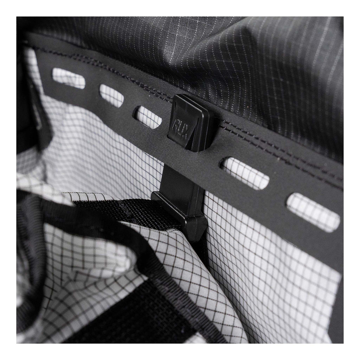 RUX Duffle Box 75L RUX PK0725-D75B-Plus Duffle Bags 75L / Black