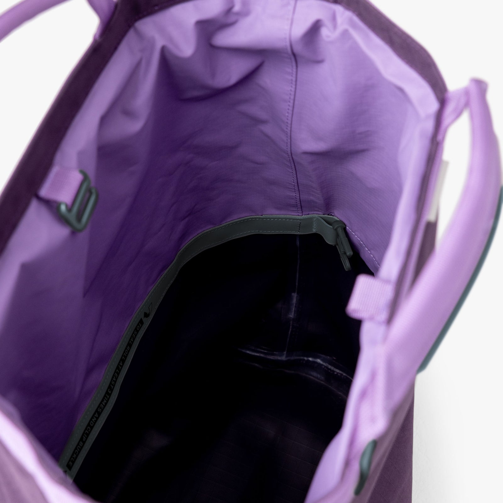 Meridian Waterproof Tote Pack Sea to Summit 59406 Tote Bags 25L / Purple