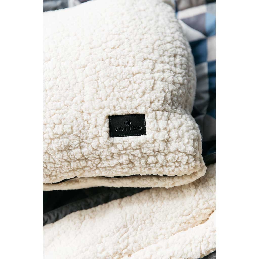 CloudTouch Blanket Voited V21UN03BLCTCBMN Blankets One Size / Blue Mountain