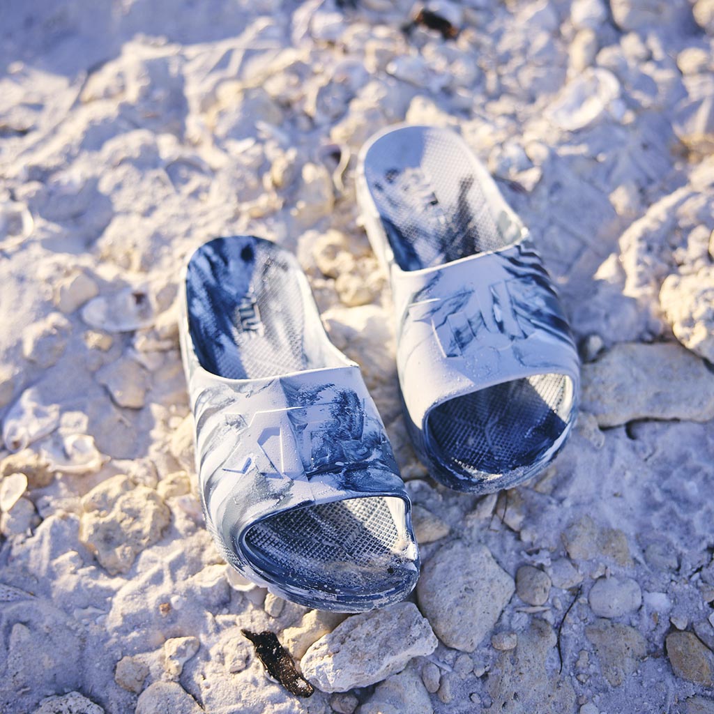 Apres Fish Slides | Men's XTRATUF Sandals